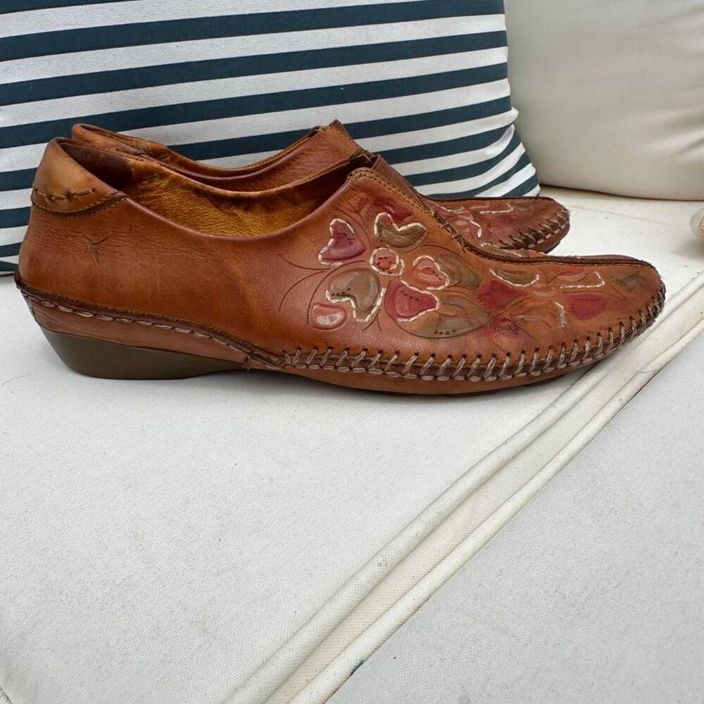 Pikolinos Women's Brown and Tan Loafers